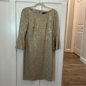 Jessica Howard Bell-Sleeve Sheath Dress gold  sz 6